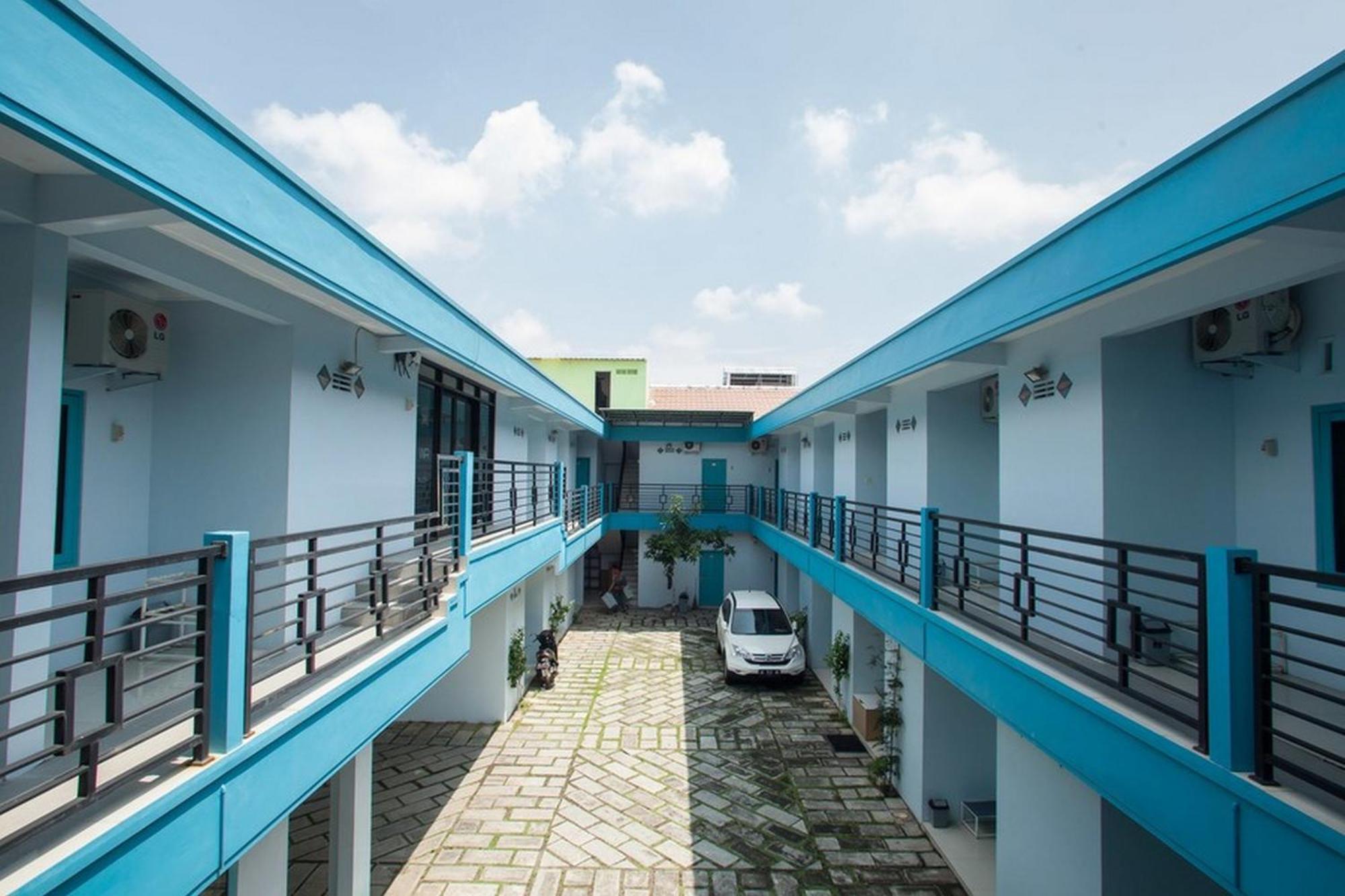 Reddoorz Syariah At Kartohardjo Madiun Hotel Kültér fotó