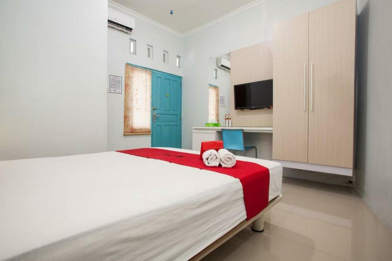 Reddoorz Syariah At Kartohardjo Madiun Hotel Kültér fotó