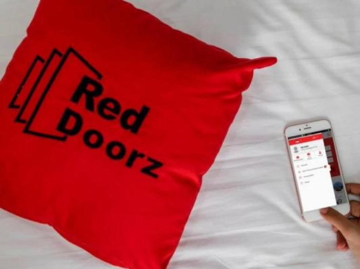 Reddoorz Syariah At Kartohardjo Madiun Hotel Kültér fotó